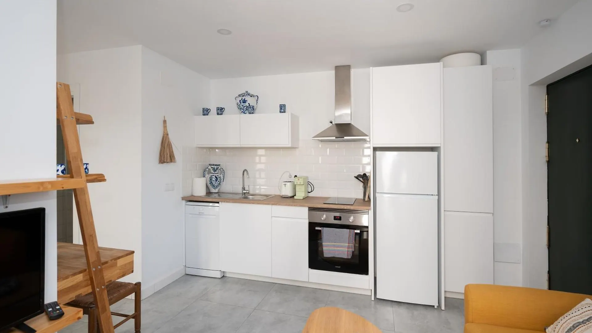 Lovely House In Peaceful Courtyard Benalmadena Apartment