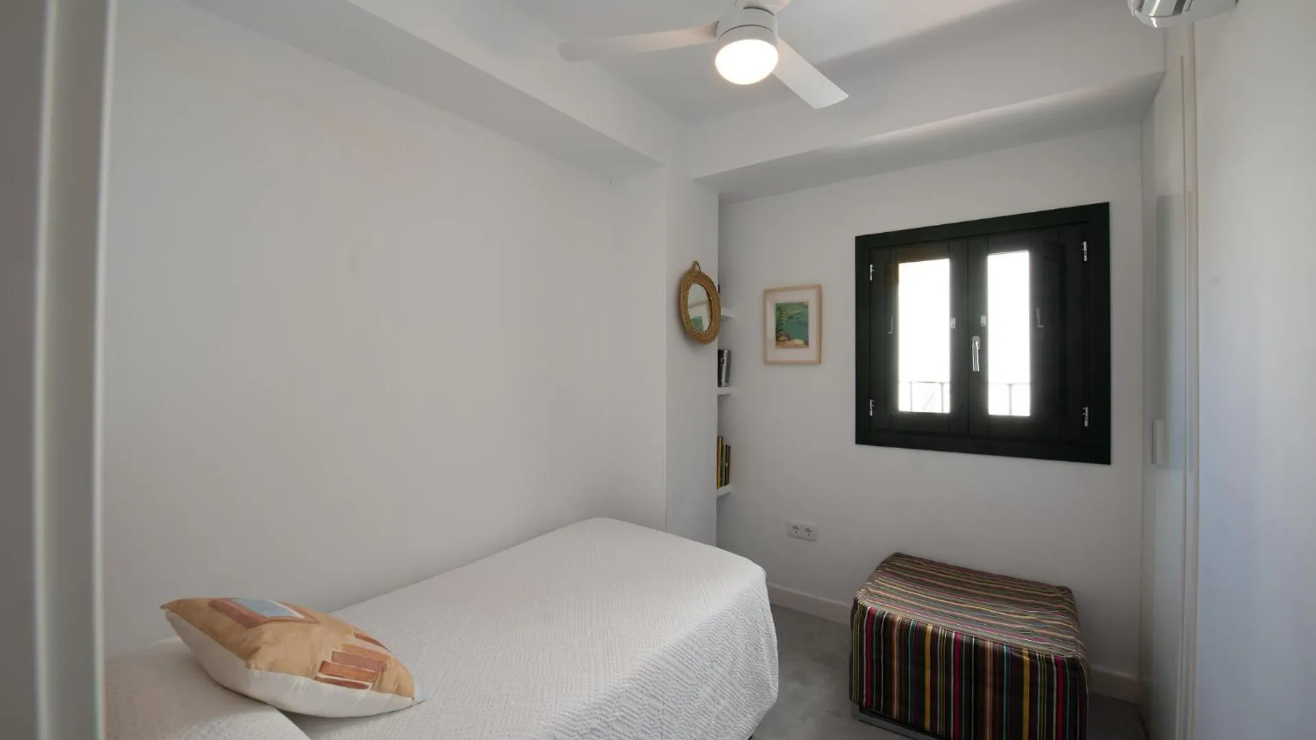 Lovely House In Peaceful Courtyard Benalmadena