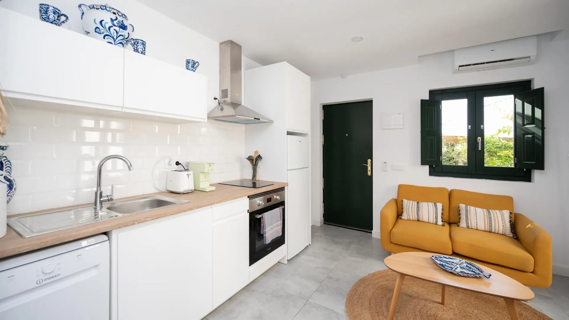 Lovely House In Peaceful Courtyard Benalmadena Apartment