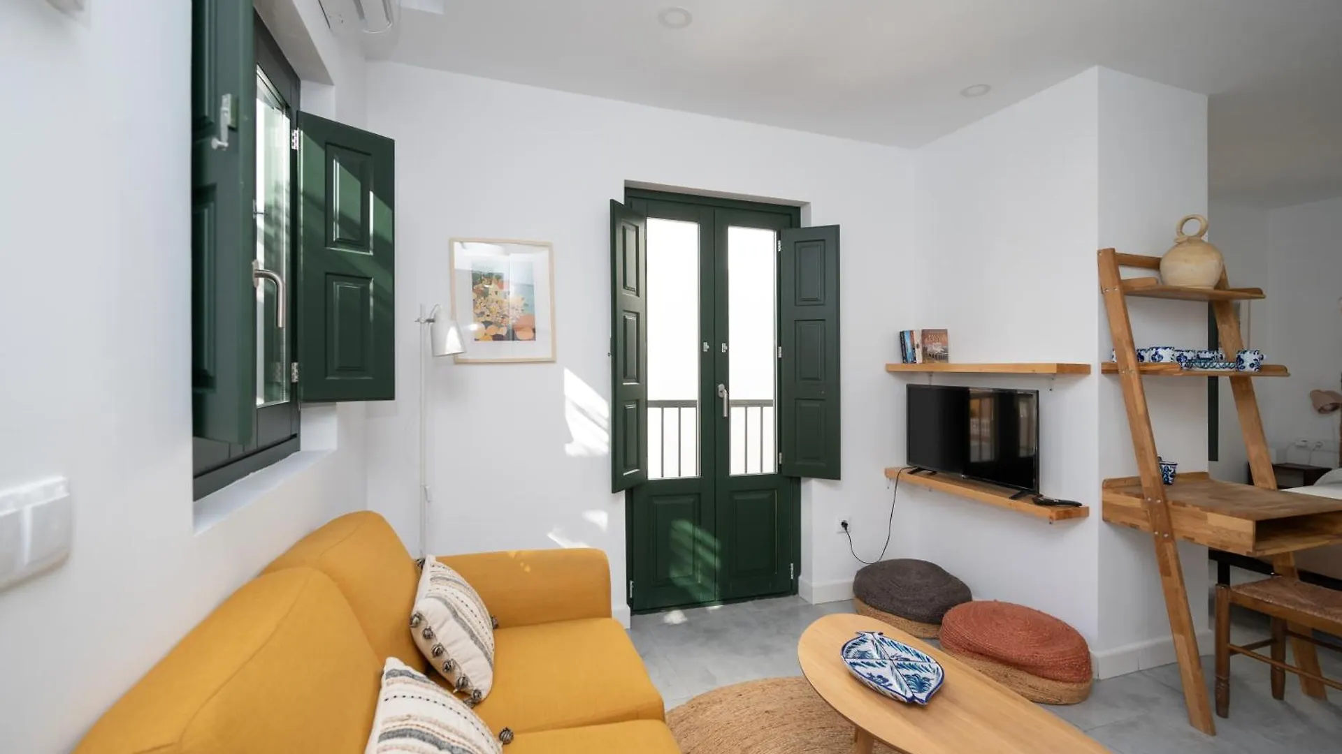 Apartment Lovely House In Peaceful Courtyard Benalmadena