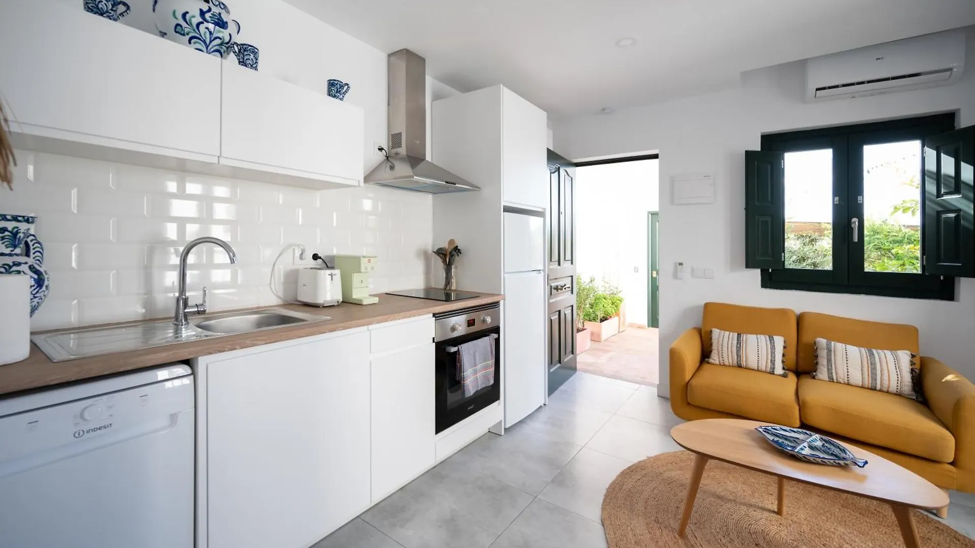 Apartment Lovely House In Peaceful Courtyard Benalmadena