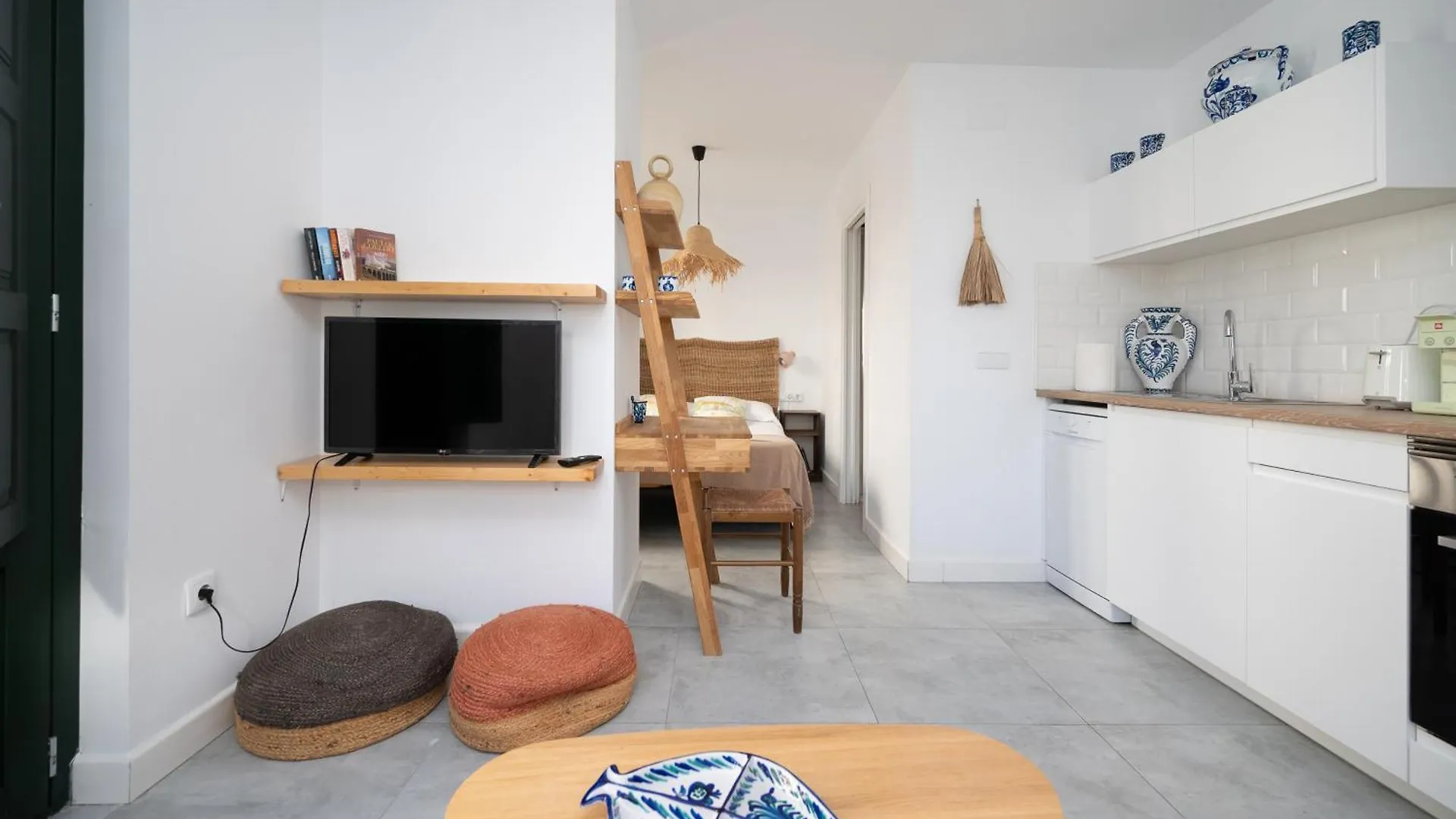 Apartment Lovely House In Peaceful Courtyard Benalmadena
