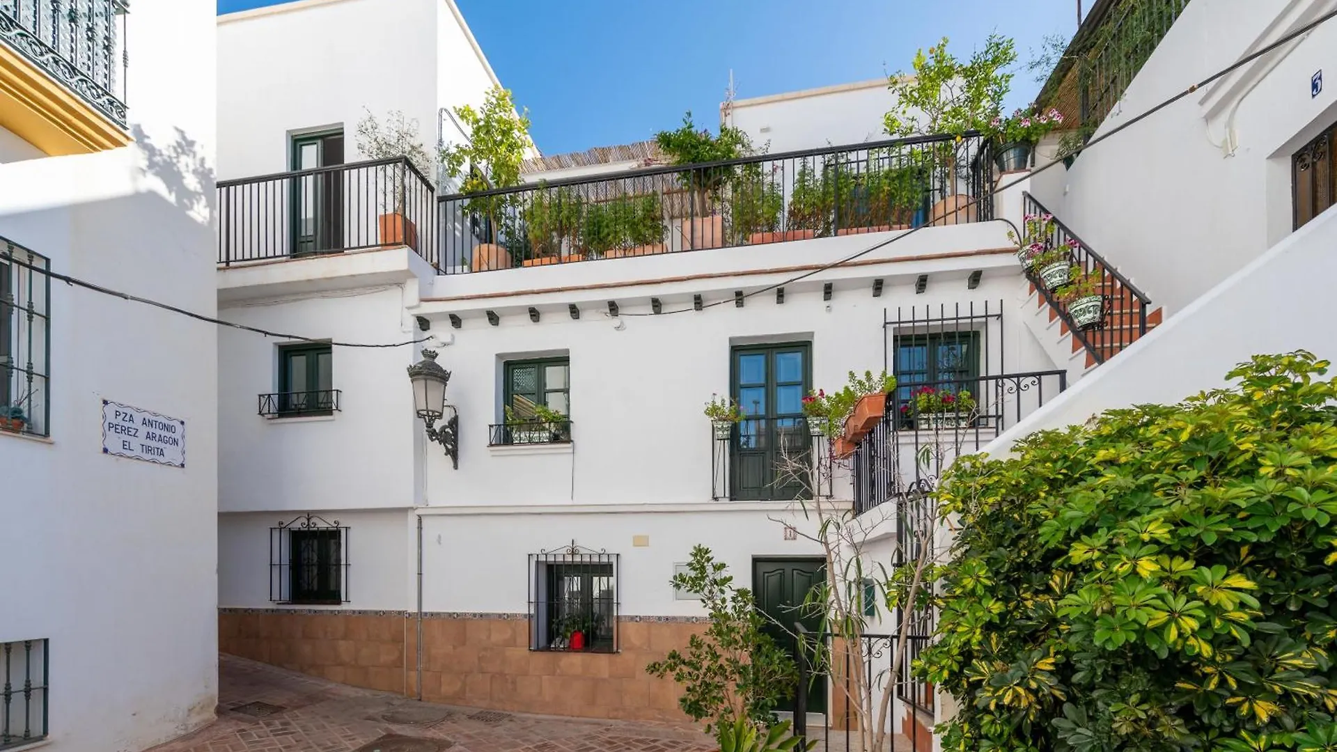 Lovely House In Peaceful Courtyard Benalmadena Spain
