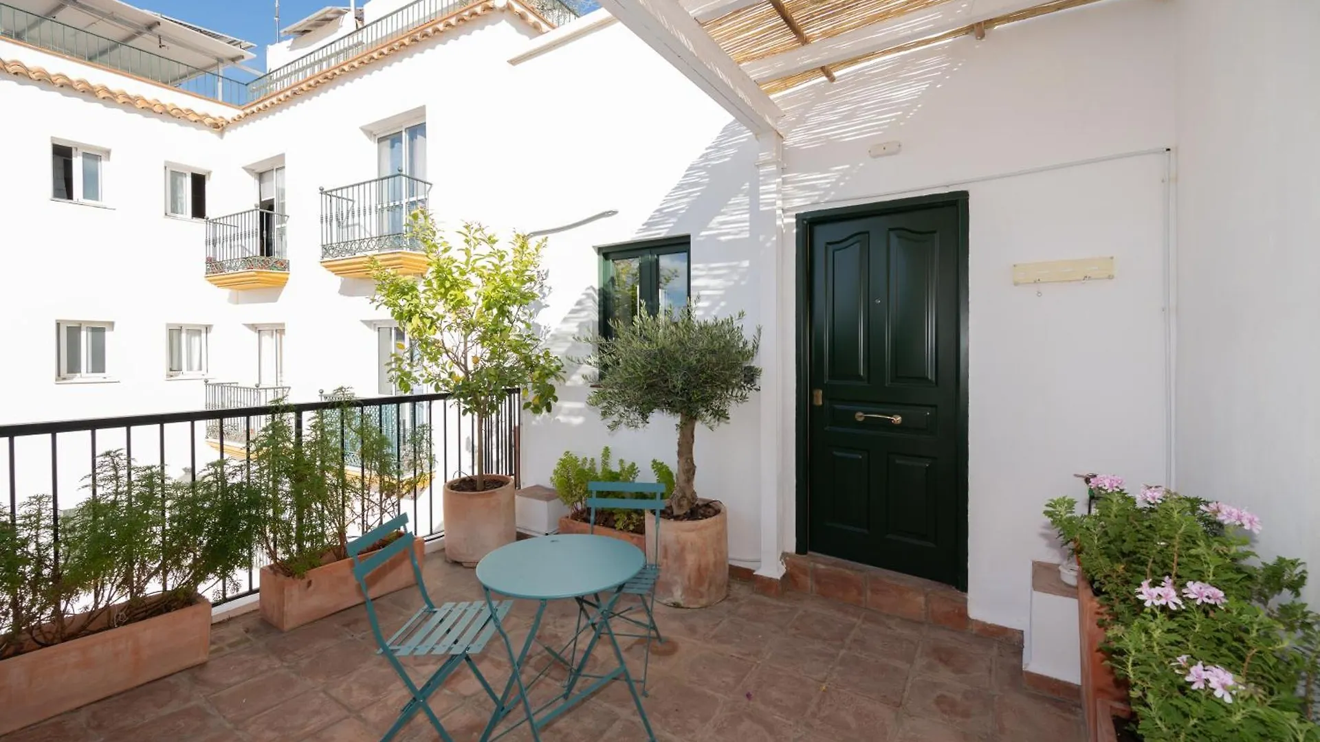 Lovely House In Peaceful Courtyard Benalmadena Apartment