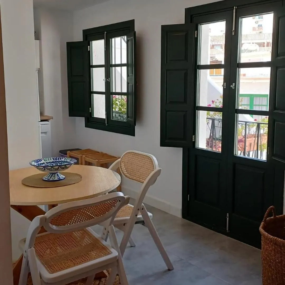 Lovely House In Peaceful Courtyard Benalmadena