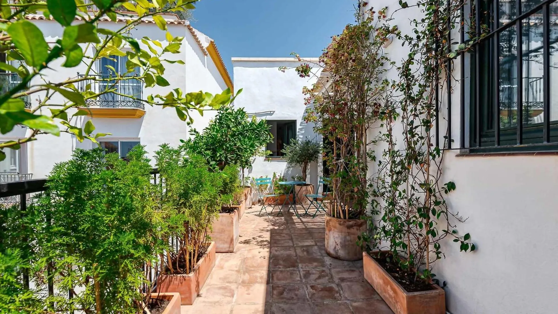 Lovely House In Peaceful Courtyard Benalmadena Spain