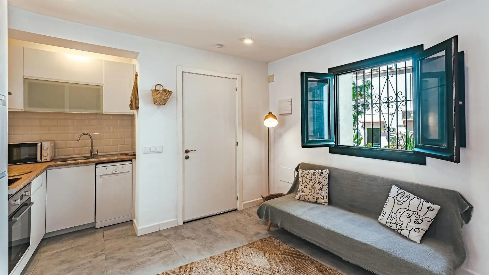 Lovely House In Peaceful Courtyard Benalmádena 0*,  Hiszpania
